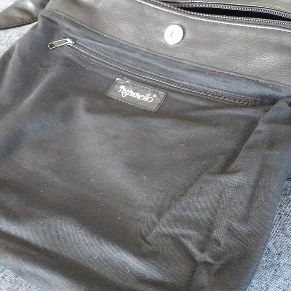 Tignanello Black Pebble Leather Shoulder Bag - Picture 9 of 14